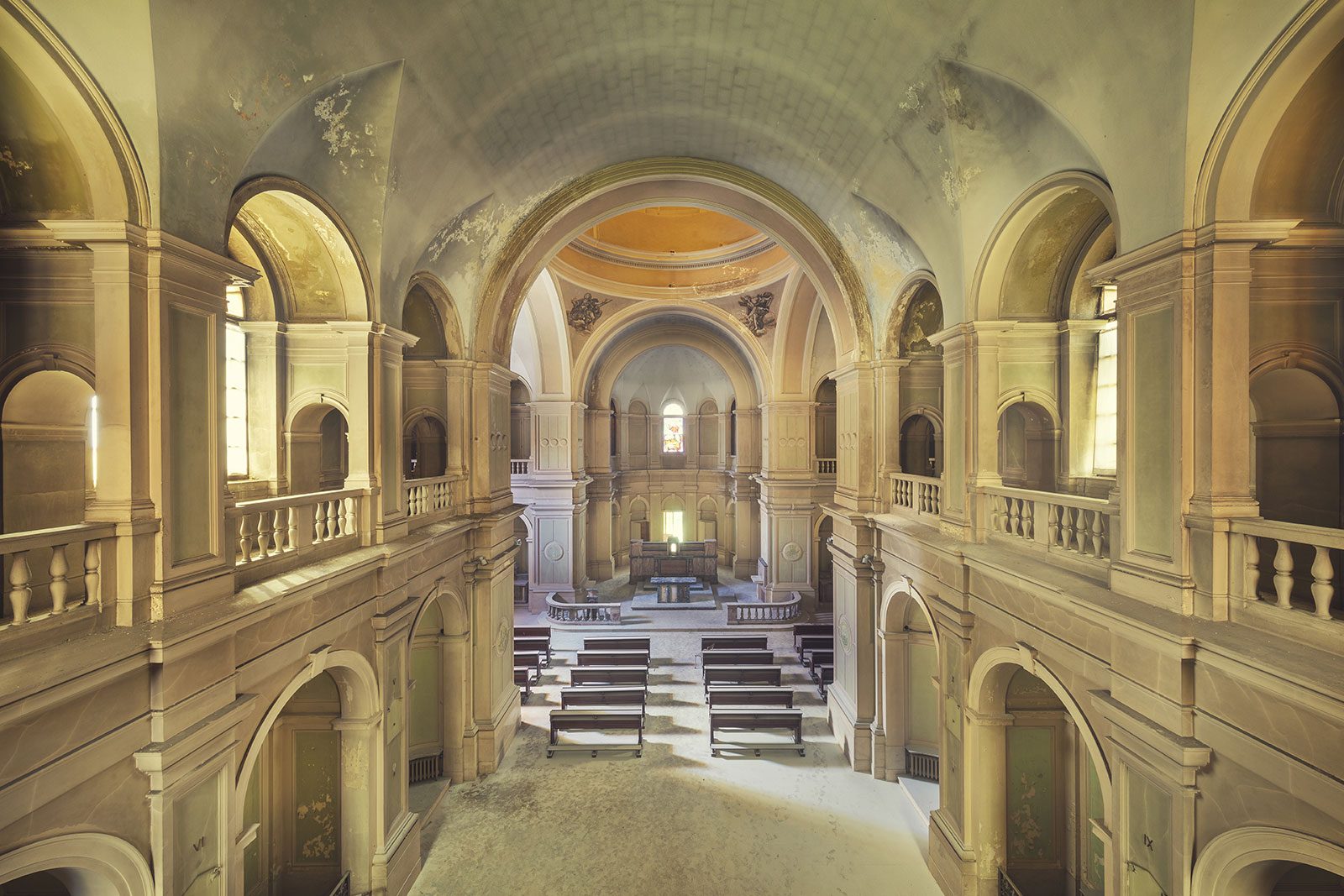 Church of a hospital complex with double galleries in Italy