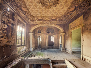 Abandoned villa / wineyard in Portugal, lost place