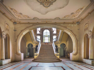 Verfallens Casino von Constanta, Rumänien, heute renoviert