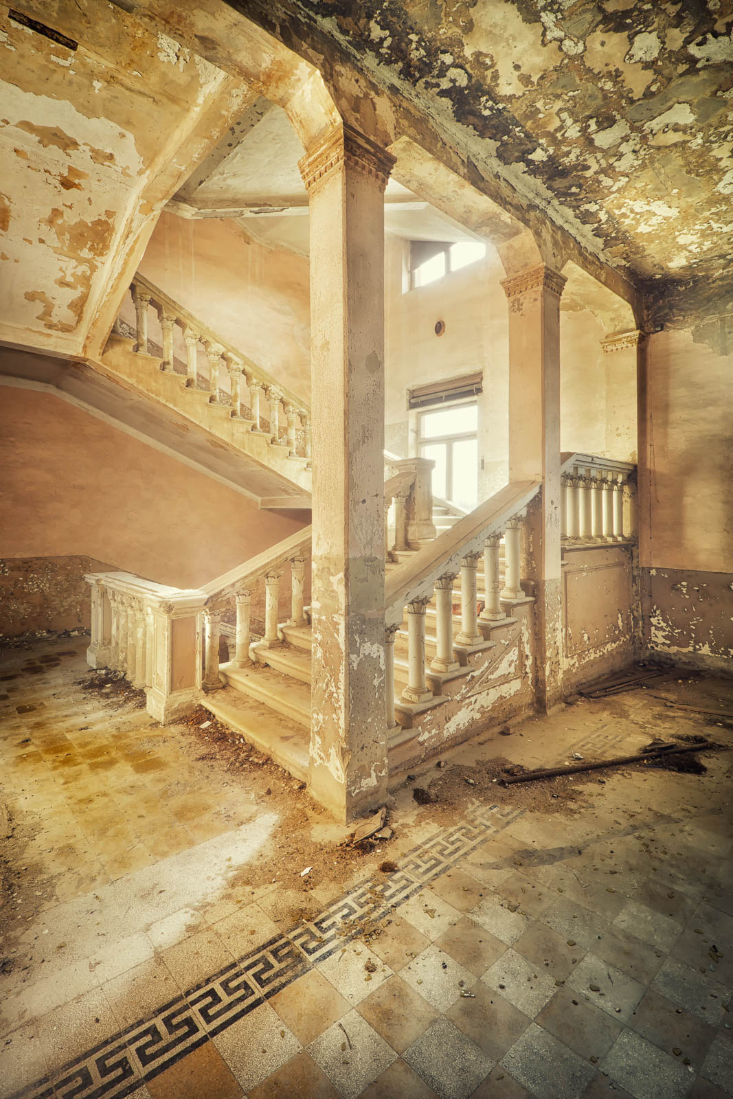 Verlassenes Ferienlager (Colonia) an der Adriaküste, Italien, Ex colonia Bolognese